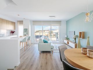 Casa adossada  Avenida comunidad valenciana. Chalet adosado de 4 dormitorios con jardín en finestrat