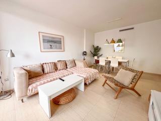 Apartament a Calle rossarda 1. Magnifico bajo de 2 dormitorios en primera linea