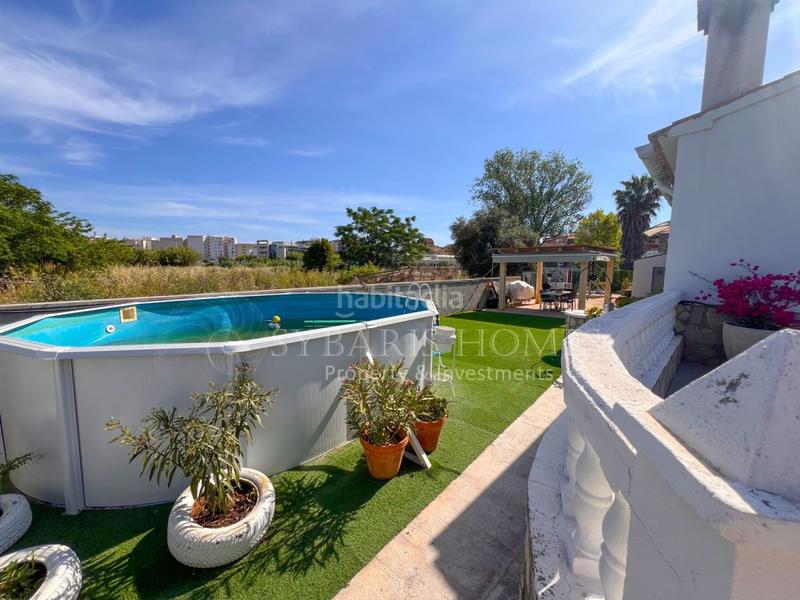 Foto 348b8154-5418-4a9d-b8f1-8665e0522c6f. Chalet  independiente de 4 dormitorios en denia en Dénia