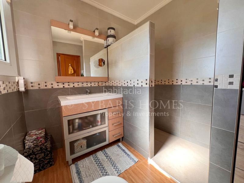 Foto 3a9bfd5d-3105-4ec6-9352-01502a41b349. Chalet  independiente de 4 dormitorios en denia en Dénia