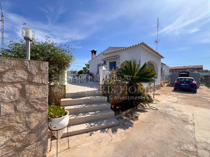 Foto 3c83ff45-20c3-4ce2-aac3-7d5ac3bf76e2. Chalet  independiente de 4 dormitorios en denia en Dénia