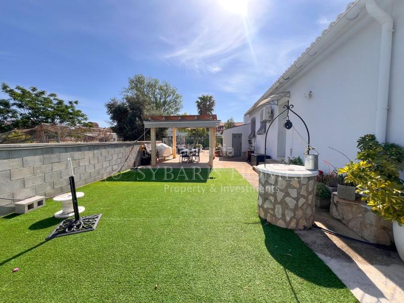 Foto 483722a8-84c1-4d52-883c-495e5f1c133d. Chalet  independiente de 4 dormitorios en denia en Dénia