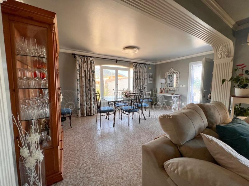 Foto ca6eb6a7-702d-4148-8fba-01bffa77ce0f. Chalet  independiente de 4 dormitorios en denia en Dénia