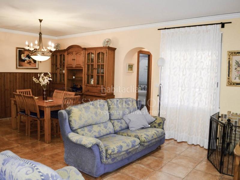 Foto c6156348-4d35-4c6a-bed0-1ad5ebc48b18. Chalet con parcheggio piscina in Las Rotas / Les Rotes Dénia