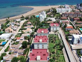 Apartament  N/a. Bajo de 4 dormitorios de diseño unico