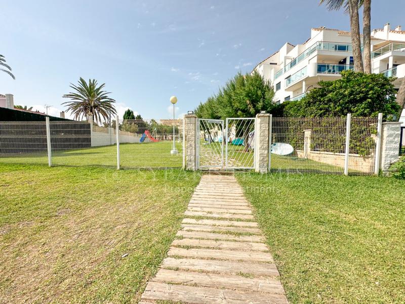 Foto 37b5c408-93b7-4d43-b2bc-f061d9f86629. Apartamento en carretera de las marinas s/n excelente apartamento en primera linea en Dénia