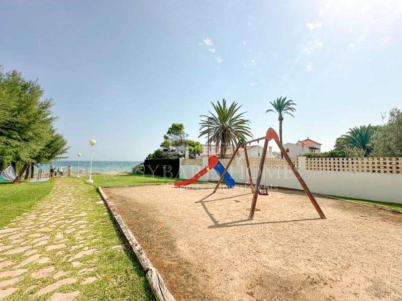 Foto 976b52d9-e92d-40c8-ab12-85e588e0d9e0. Apartamento en carretera de las marinas s/n excelente apartamento en primera linea en Dénia