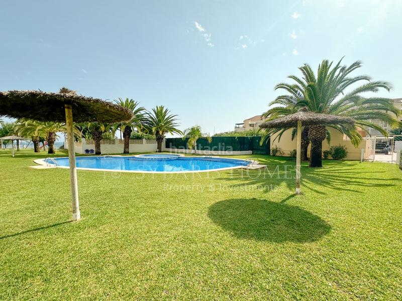 Foto bf58be29-e933-4062-ad0c-9e00fa154ae5. Apartamento en carretera de las marinas s/n excelente apartamento en primera linea en Dénia