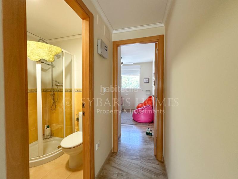 Foto cf66f9de-57cb-4e78-a9c2-d51f772c58b9. Apartamento en carretera de las marinas s/n excelente apartamento en primera linea en Dénia