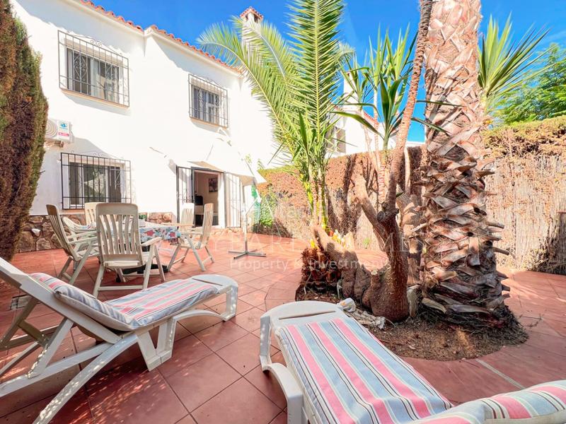 Foto 2389ac8e-63e2-477b-bb7c-38ff5b56e920. Casa adosada duplex en venta en las marinas 3 dormitorios a 200m de la playa en Dénia