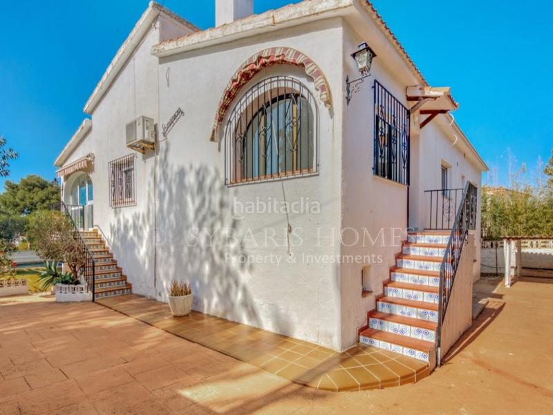 Foto 00a8b33a-c856-4095-ab19-4cb873f07220. Xalet amb aparcament a Las Rotas / Les Rotes Dénia