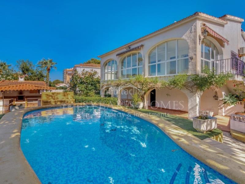 Foto 723da345-5f45-40c9-9bb6-38c36ed01f0c. Xalet amb aparcament a Las Rotas / Les Rotes Dénia