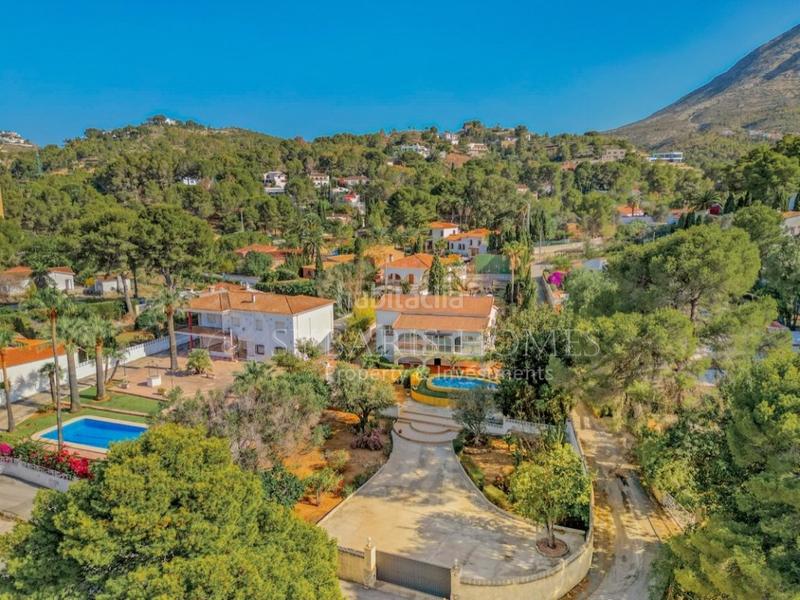 Foto 8b11264d-d9c6-4cc2-90d6-86a559f35deb. Xalet amb aparcament a Las Rotas / Les Rotes Dénia