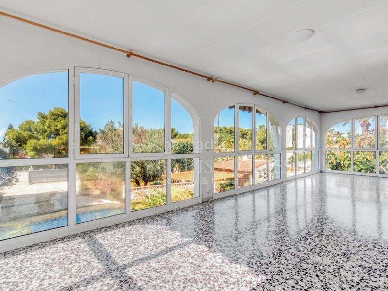 Foto a475378b-8bb7-4c96-9f0e-5211da0dfc36. Xalet amb aparcament a Las Rotas / Les Rotes Dénia