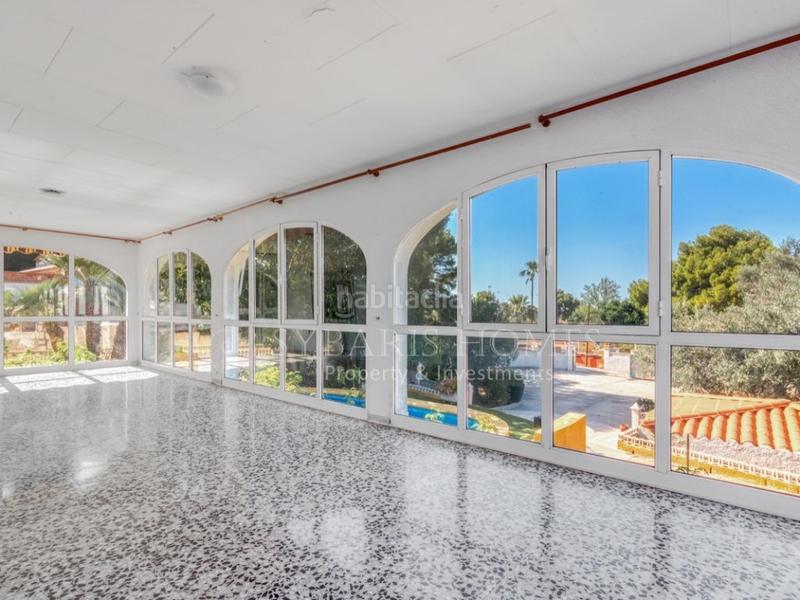 Foto e79eb6bc-ecc5-40c5-adf0-d8b06e1c3ead. Xalet amb aparcament a Las Rotas / Les Rotes Dénia