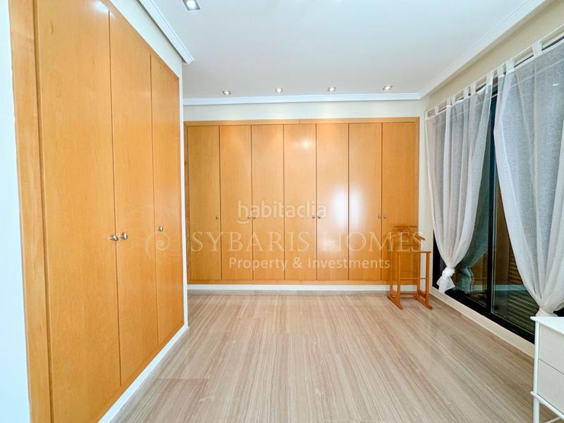 Foto 0583ded1-ec0a-4df2-bd2f-a91298d05ee3. Àtic amb aparcament piscina a Centro Urbano Dénia