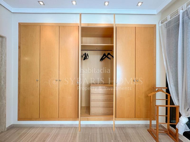 Foto 73cc8097-0fad-4e1e-8f8f-290ca15a77f2. Àtic amb aparcament piscina a Centro Urbano Dénia