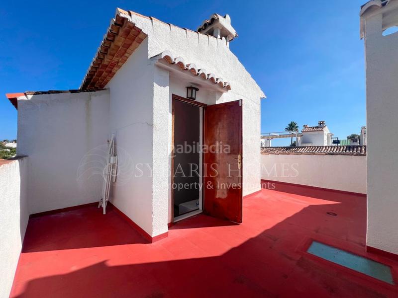 Foto 4e592b1a-c6fa-433e-9f1e-7fac5f5701ff. Rent semi detached house with pool in El Montgó Dénia