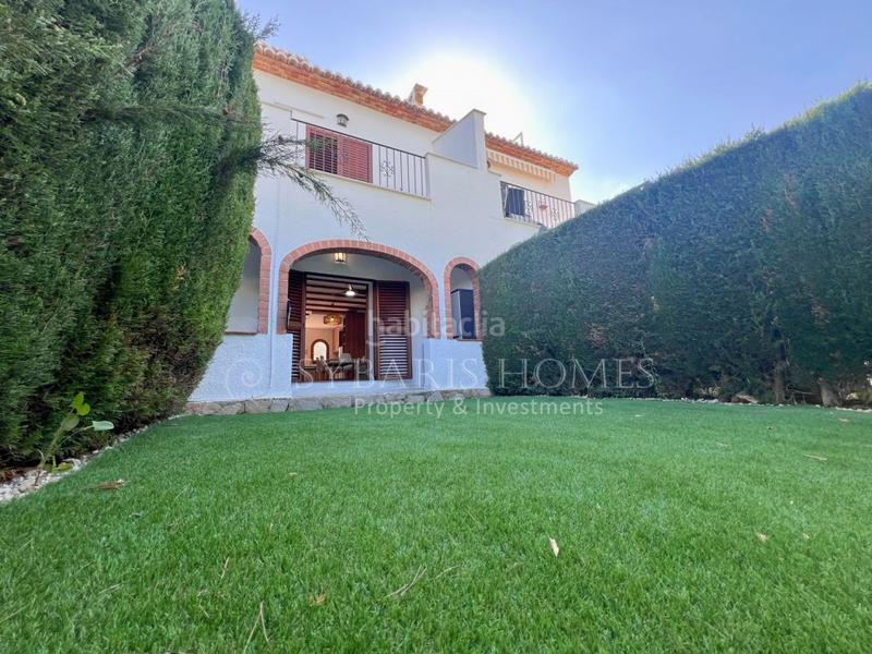 Foto 6e45c23f-d5ad-426a-9a18-73a06085b6ae. Rent semi detached house with pool in El Montgó Dénia