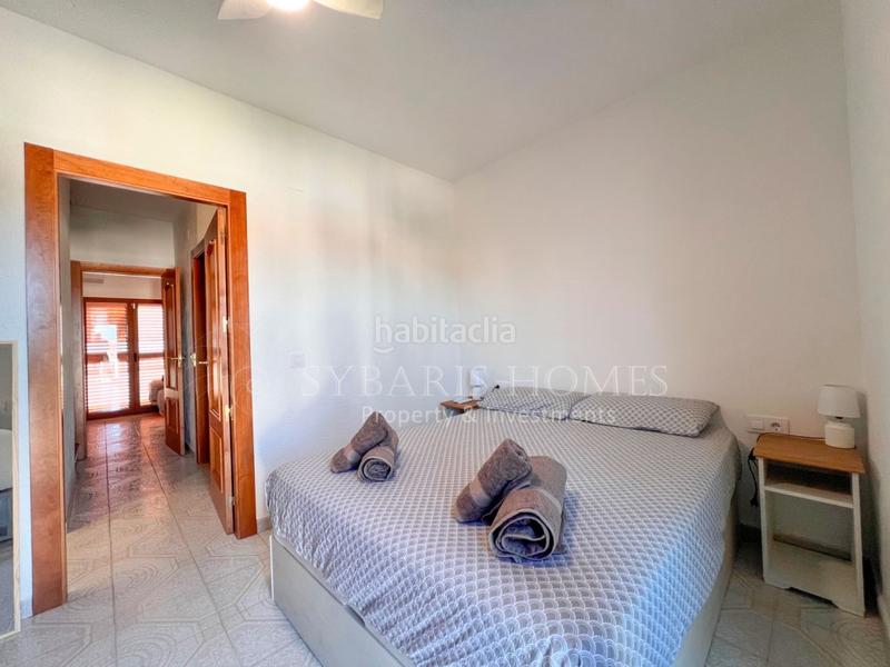 Foto dbdea8e5-086e-450f-aace-e8e9fab03e73. Rent semi detached house with pool in El Montgó Dénia