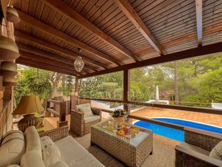 Chalet in Calle verdolaga 8. Chalet con privacidad y elegancia en el montgo denia