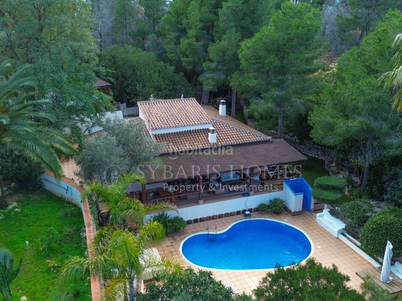 Foto 8f625941-8a89-42d5-9310-a56436c4d919. Xalet amb aparcament piscina a El Montgó Dénia