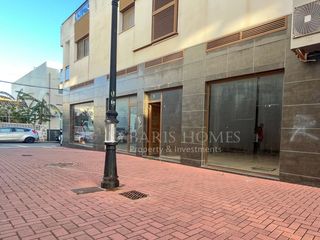 Local Comercial  Calle vicent ferrer. Local comercial amplio en zona centro peatonal en els poblets