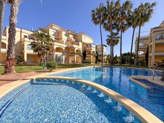 Apartament a Carrer llac baikal 3. Bajo de 2 dormitorios en primera línea de playa en denia