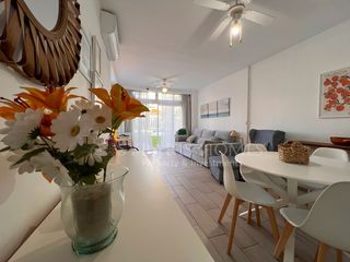 Apartament a Carrer llac baikal 3. Bajo en primera linea de 2 dormitorios