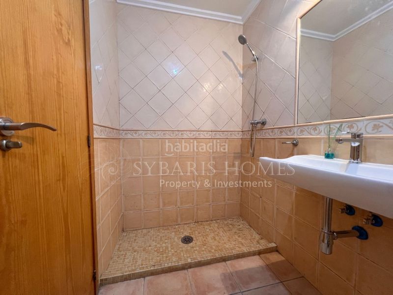 Foto 52cbf046-9a51-442d-9bb4-98c4b86ed9ab. Casa adossada a Les Bovetes - La Felicidad Dénia