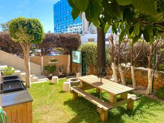 Apartament a El Puerto. Exclusiva vivienda de 2 dormitorios con jardín privado en las ro