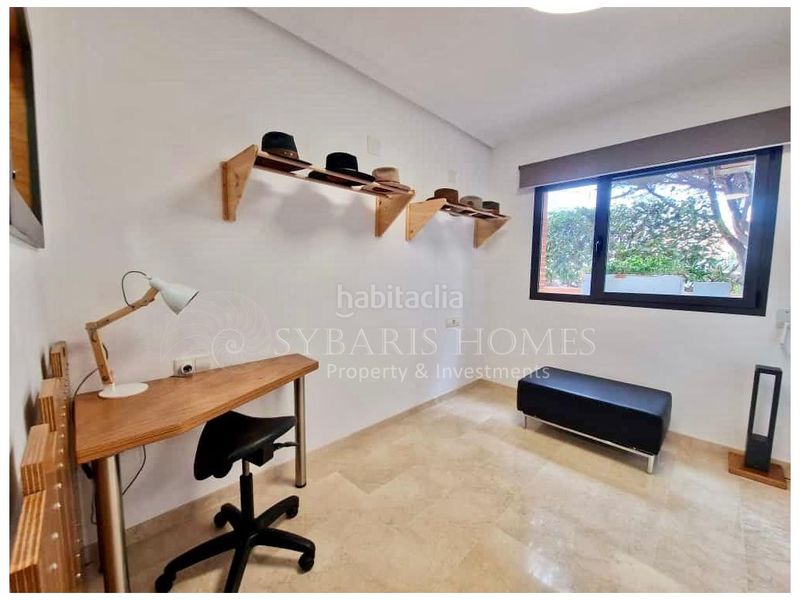 Foto 315305d0-a2e4-4cf3-8bdd-0efb6e29c49b. Apartament amb aparcament piscina a El Puerto Dénia
