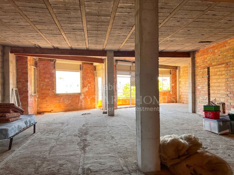 Foto 3766ce21-3429-4d0c-80bb-d7abd8c2ec25. Edifici a Verger (el)