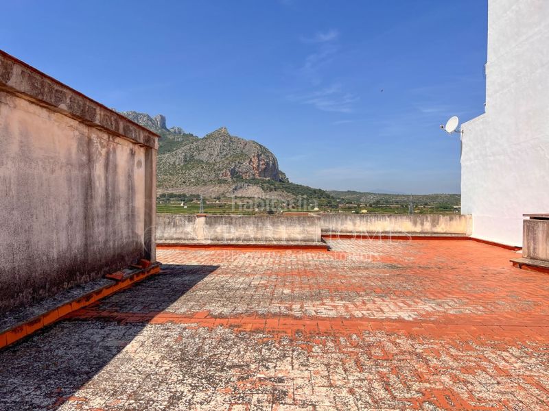 Foto a44cf2a4-ad79-4a65-929a-da3da2682e35. Edifici a Verger (el)