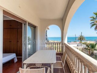 Chalet in Calle anguila 3. Chalet en primera linea en denia