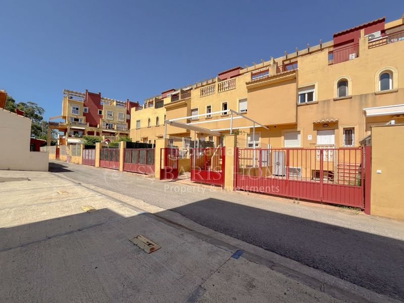 Foto ac0a15df-5d3d-400c-96ad-738492e48fea. Casa adossada a L'Almadrava - L'Estanyó Dénia