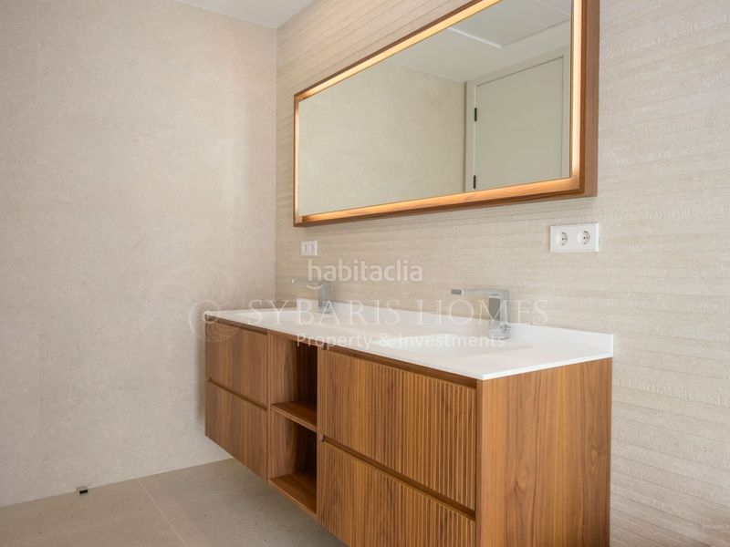 Foto 4d2f8737-bdb3-42d2-8bfa-a6d9437e8431. Xalet amb calefacció aparcament piscina a Altea la vella Altea