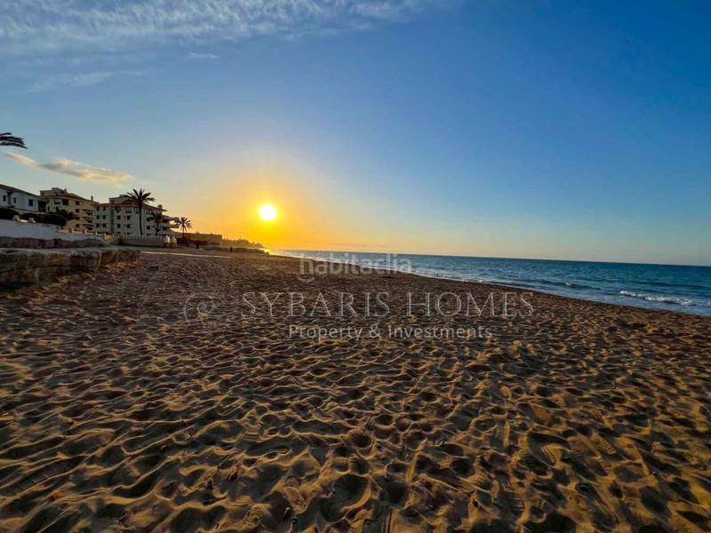 Foto bede88bf-7442-4556-b44b-814d7de5317b. Apartamento  de diseño exclusivo en primera linea en denia en Dénia