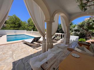 Casa a La Pedrera-Vessanes. Chalet con 3 viviendas independientes  ideal para inversión o fa