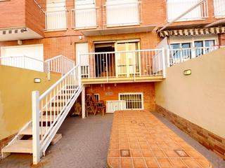Casa en Pueblo. Oportunidad bungalow con amplia terraza cercano a la playa de gu