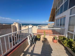 tico en Guardamar Playa. Precioso atico con vistas al mar a tan solo pocos metros de la p