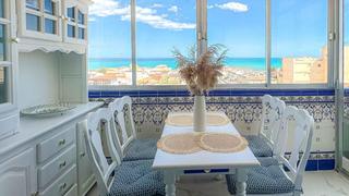 tic en Los Europeos. Atico elegante y con estilo nico y con espectaculares vistas pa