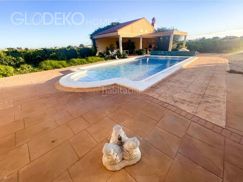 Foto 371f45d9-b279-493e-b9dd-1df9faed4d5d. Chalet  exclusivo con finca agrícola y piscina en daya nueva en Alicante