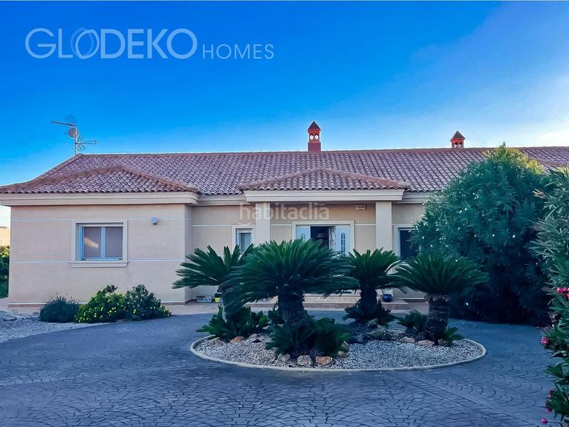 Foto a261eaf7-9e59-46c2-9543-2c08489d277a. Chalet  exclusivo con finca agrícola y piscina en daya nueva en Alicante