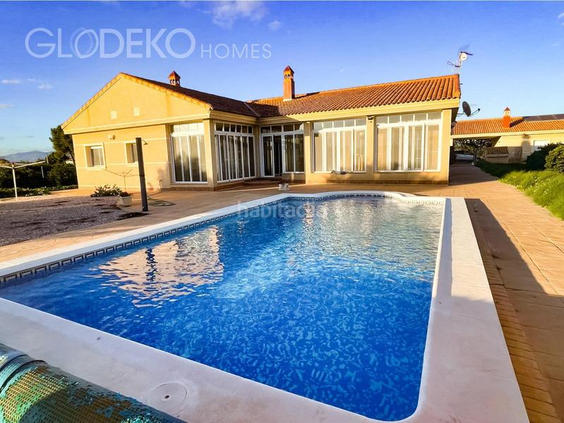 Foto b5094dd9-76aa-4967-baed-a8ee2d57bbc5. Chalet  exclusivo con finca agrícola y piscina en daya nueva en Alicante