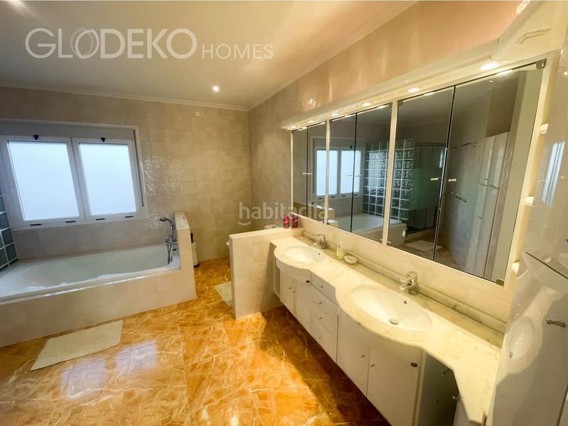 Foto d5b92e1d-084a-4f15-9a7f-355265cc7039. Chalet  exclusivo con finca agrícola y piscina en daya nueva en Alicante