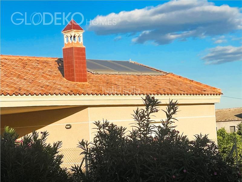 Foto d76b04f1-212d-4e49-8ca6-39f473a074d0. Chalet  exclusivo con finca agrícola y piscina en daya nueva en Alicante