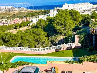 Xalet a Monte y Mar. Chalet adosado con vistas al mar en monte y mar, gran alacant