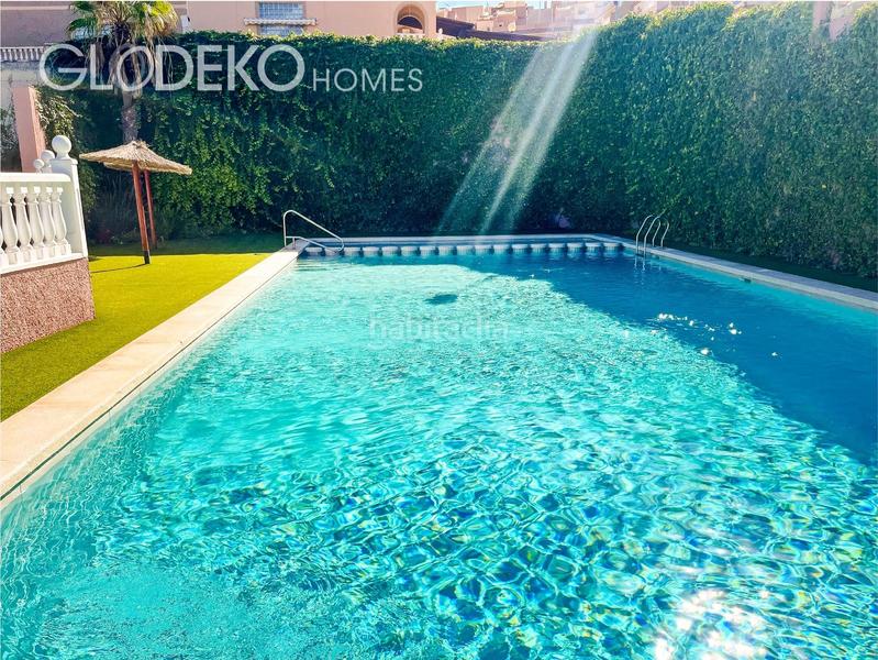 Foto 0dfcdb86-3a35-4dd5-99ce-3bc0d7db0c25. Chalet with parking in Monte y Mar Santa Pola