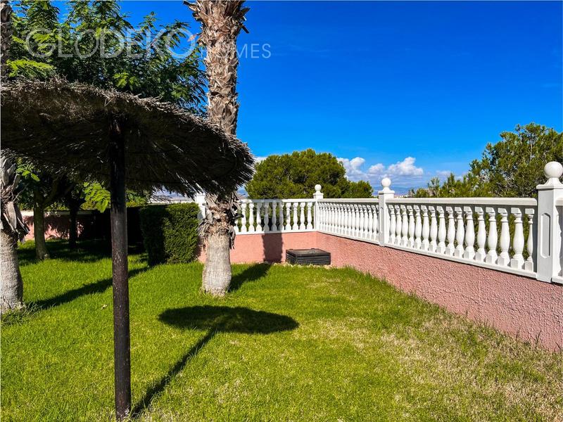 Foto d53b2cf6-501a-405a-853e-6ee77fb89e85. Chalet with parking in Monte y Mar Santa Pola